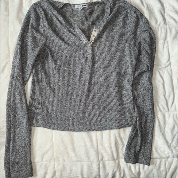 FASHION NOVA long sleeve, grey, size S - Picture 3 of 5